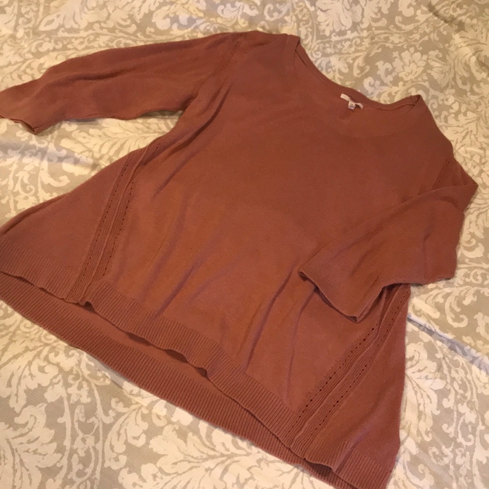Light weight sweater
